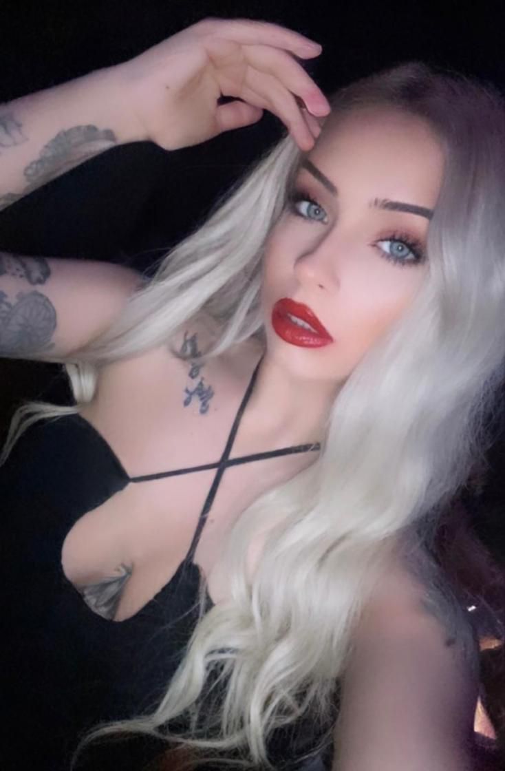 Kepez Escort Berfin ile Mükemmel Bir Escort Bayan Deneyimi Sizi Bekliyor