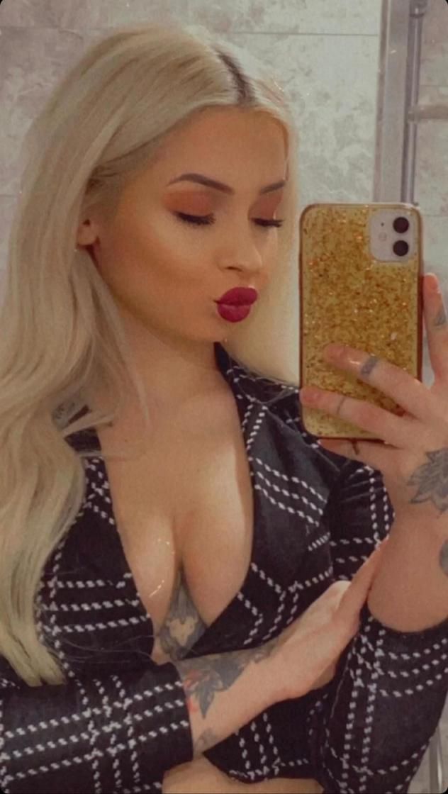 Lara escort İrem ile Fantezilerinizi Yaşayın