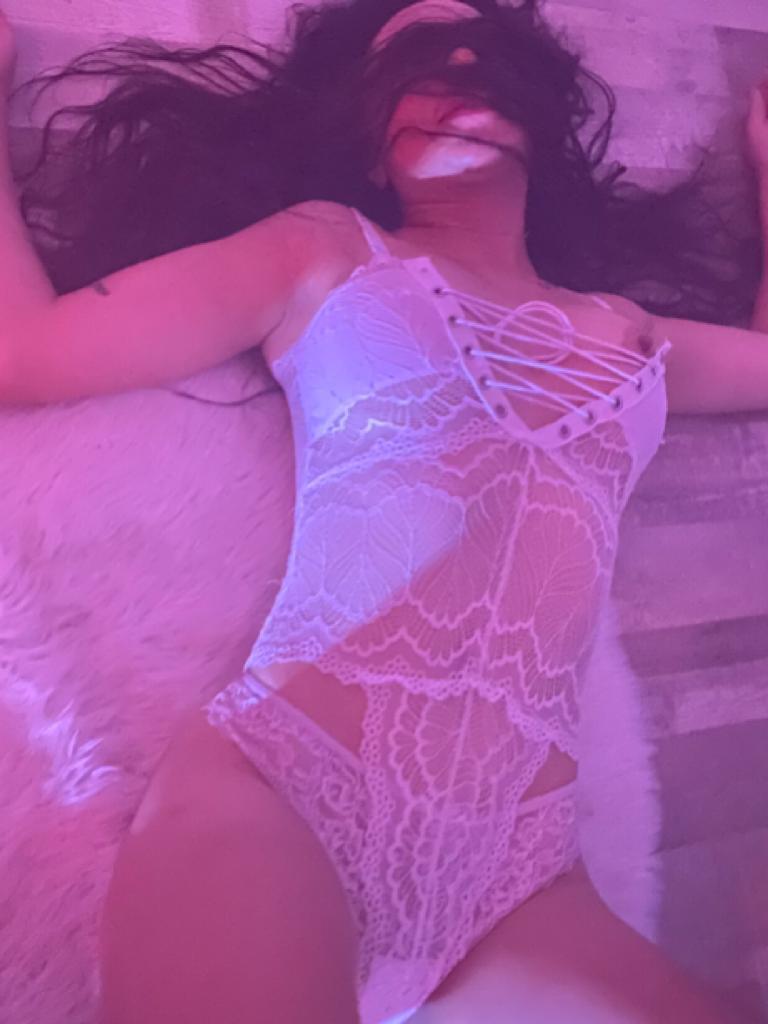 Muratpaşa Escort Defne Açık Tenli Seksi Escort